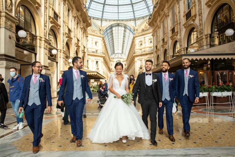 paseggiate sposi e amici a Milano